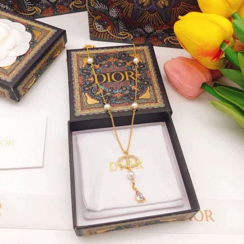 chr1st1an D10r necklaces